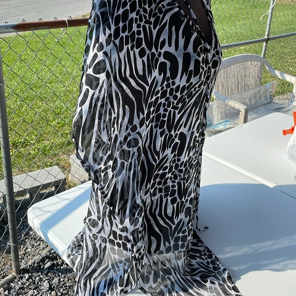 Women’s Cover up - Picture 4 of 6